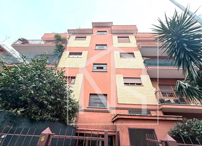 Appartamento quadrilocale in vendita in Via dellAstore, Roma