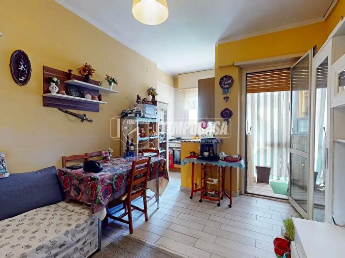 Appartamento trilocale in vendita in Via Omegna, Rivoli