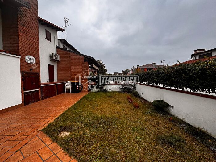 Appartamento trilocale in vendita in Via Tasmania, Comacchio