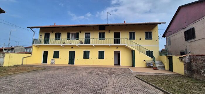 Appartamento bilocale in affitto in Via Caduti per La Liberta, Torrazza Piemonte