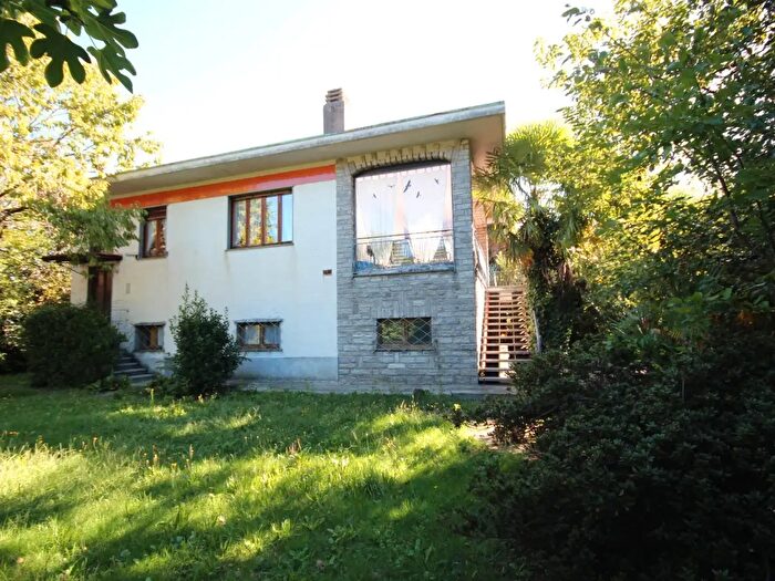 Casa con 7 locali in vendita in Strada Valle Cannobina, Cannobio