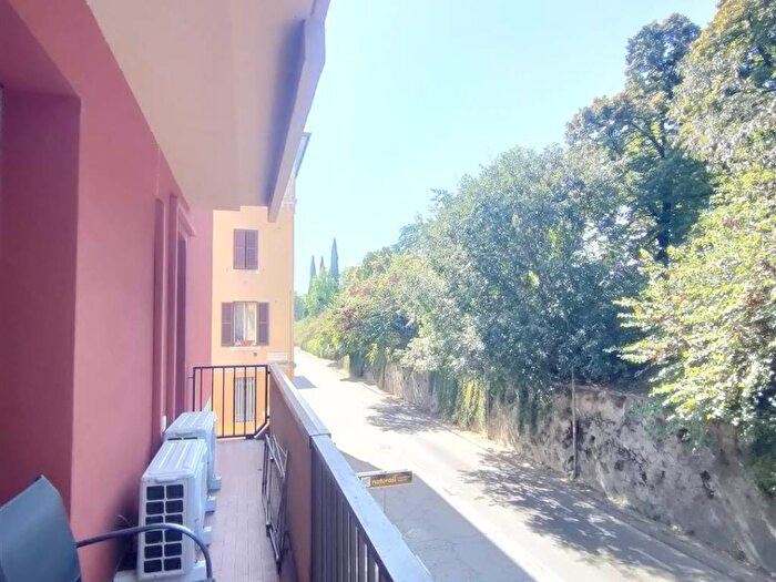 Appartamento quadrilocale in affitto in via Maroncelli, San Zeno, Verona