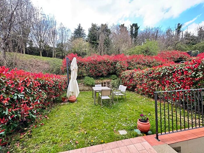 Appartamento con 5 locali in vendita in Via Pratallame, Vaiano