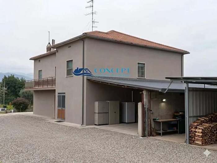 Casa con 5 locali in vendita in Via Casone Snc, Martinsicuro