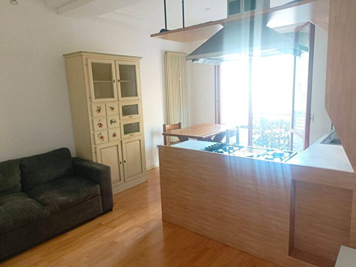 Appartamento quadrilocale in affitto in Viale Luzzatti, Treviso