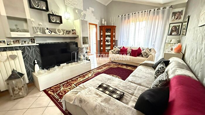 Appartamento bilocale in vendita in Via delle Betulle, Legnano