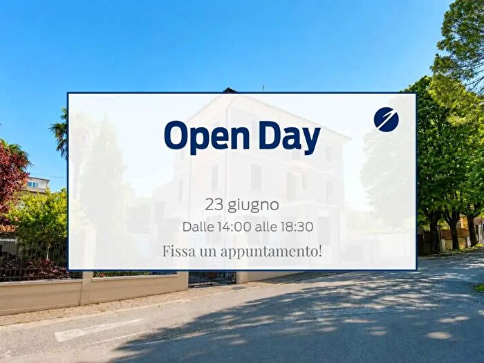 Casa con 10 locali in vendita in Largo Marina, Ostra
