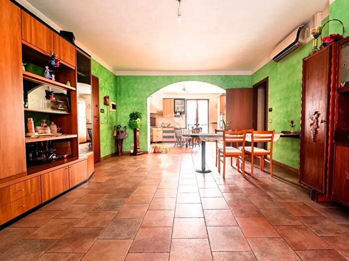 Appartamento quadrilocale in vendita in Via Bergoglio, Cherasco