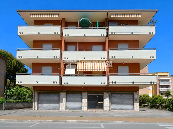 Appartamento quadrilocale in vendita in Via F Petrarca, Porto San Giorgio