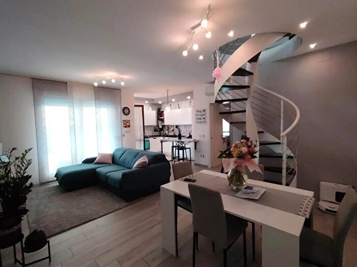 Appartamento con 5 locali in vendita in Strada Provinciale Corinaldese Grazie, Senigallia