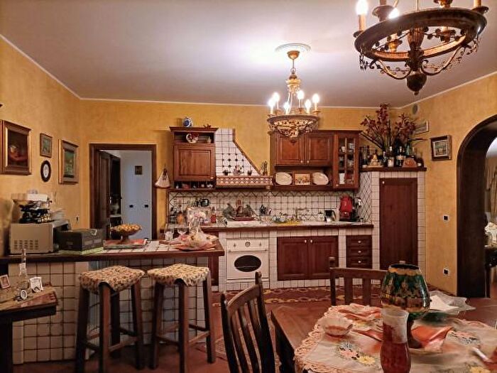 Casa con 6 locali in vendita in Ravenna