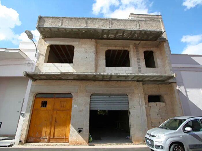 Casa in vendita in Via Roma, Ruffano