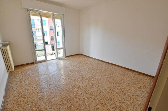 Appartamento quadrilocale in affitto in Via Caduti di Cefalonia, Centro, Fidenza