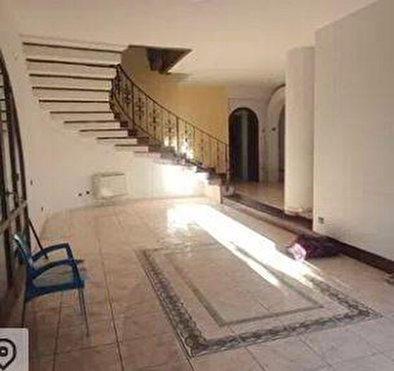 Casa con 6 locali in affitto in Via Tenente Luigi Salsano, San Pietro, Montoro