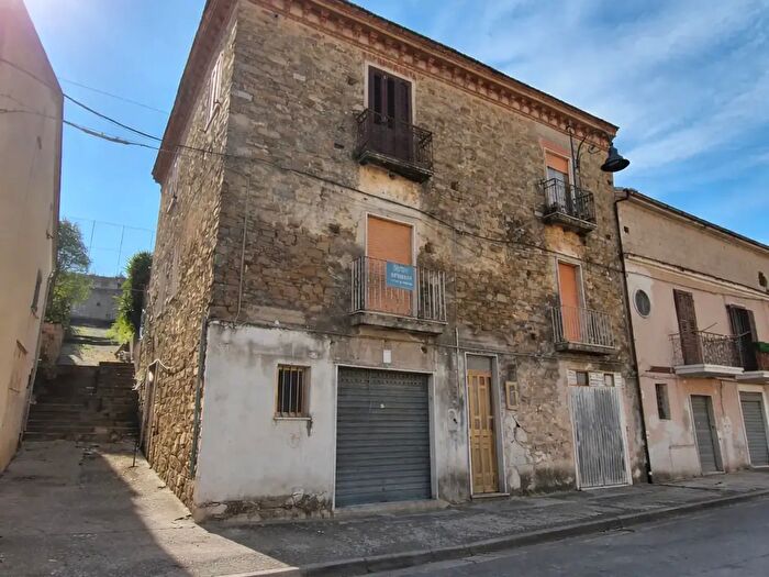 Appartamento bilocale in vendita in Via Armando Diaz Snc, Prignano Cilento