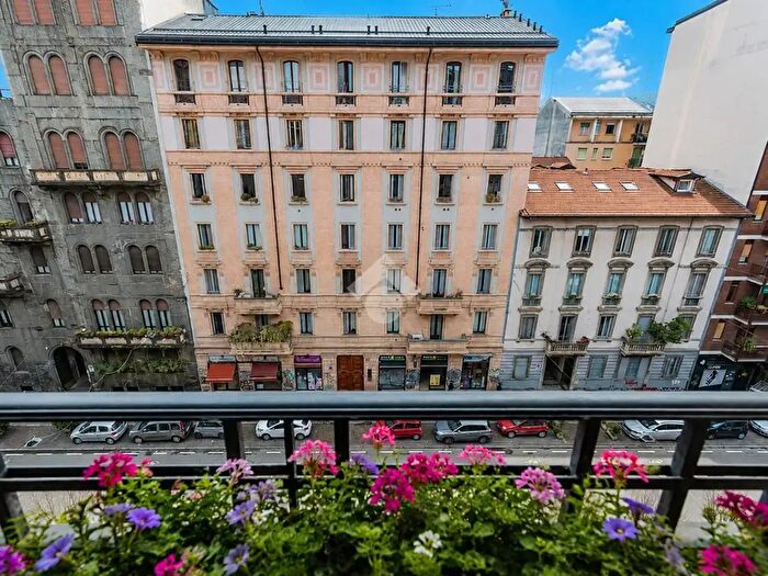 Appartamento trilocale in vendita in Viale Monza, Milano