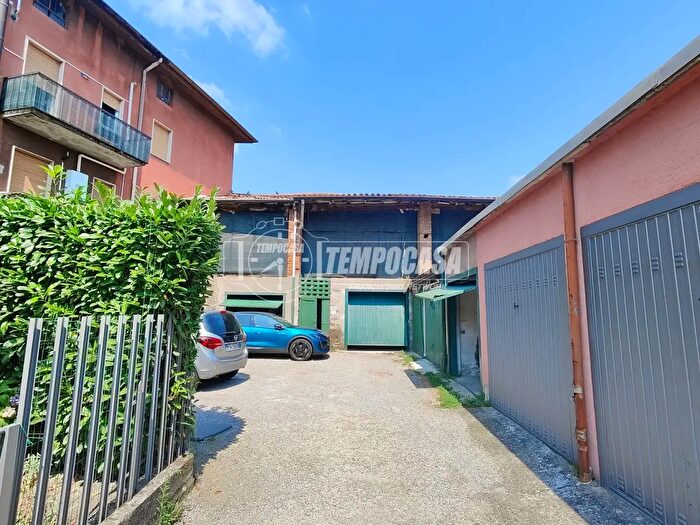 Appartamento trilocale in vendita in Via delle Fosse, Mapello