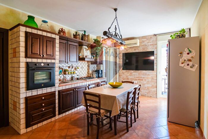 Appartamento trilocale in vendita in Via Morgioni, San Giovanni La Punta