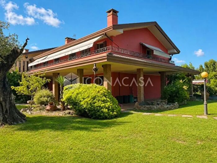Casa con 11 locali in vendita in Via Roma, Borgo Veneto