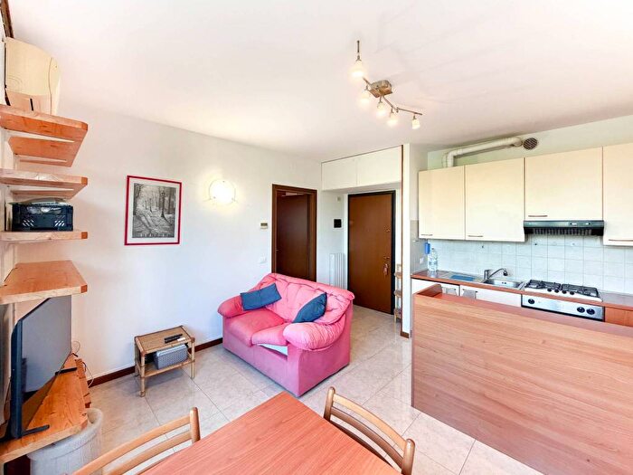 Appartamento bilocale in affitto in Borgo Roma, Verona