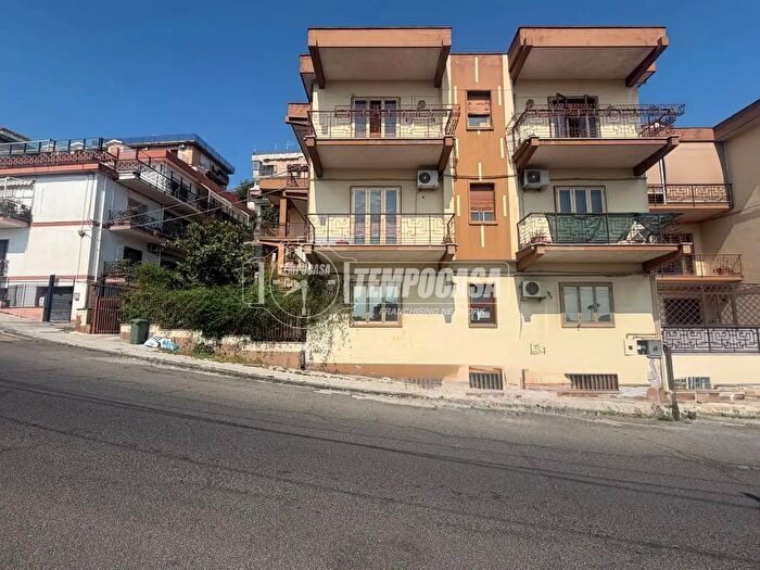 Appartamento quadrilocale in vendita in Via Lo Jacono Francesco, Catania
