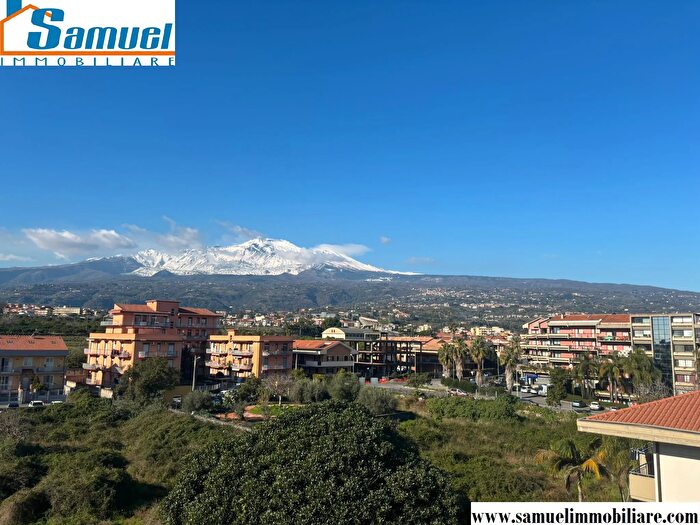 Appartamento quadrilocale in vendita in Via Luigi Settembrini, Giarre