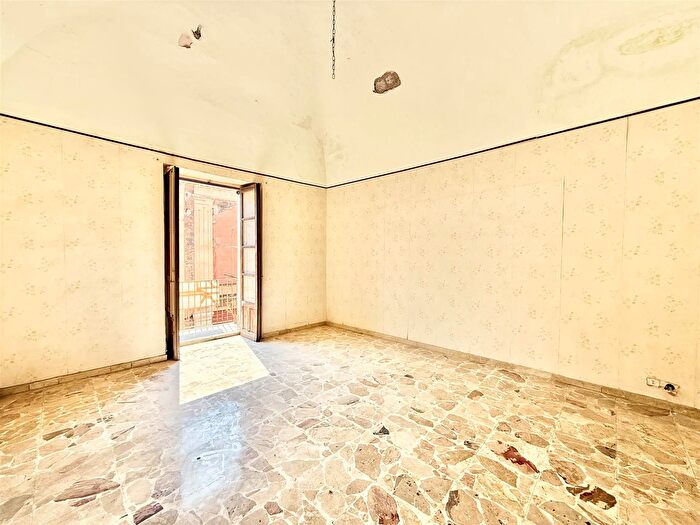 Appartamento trilocale in vendita in Via Santa Maria delle Salette, Catania