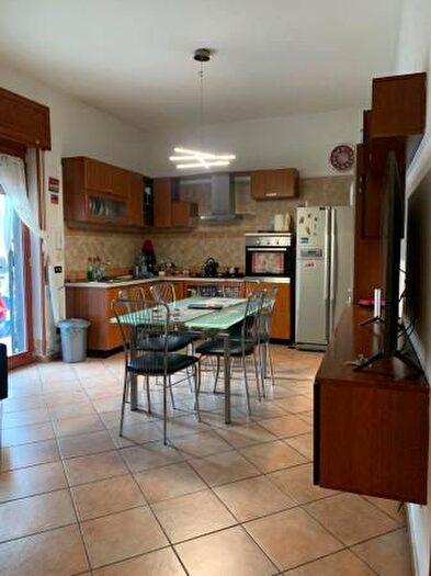 Appartamento quadrilocale in vendita in Via Comunale Santa Croce Ad Orsolone, Napoli