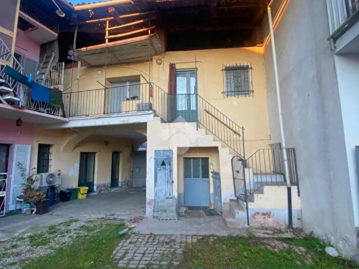 Casa con 5 locali in vendita in Via XX Settembre, Lusiglie