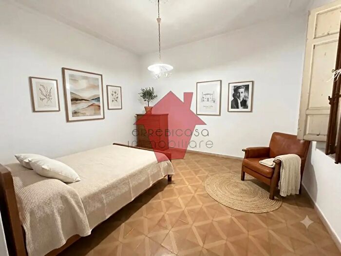 Casa quadrilocale in vendita in Carmignanese, Vinci