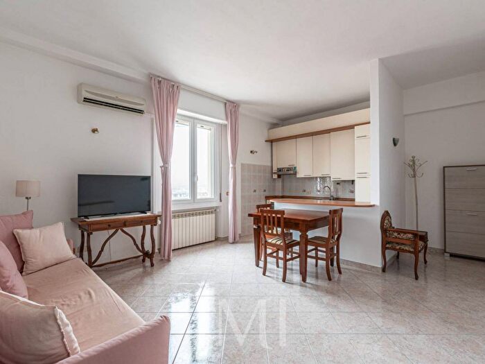 Appartamento bilocale in affitto in Via Giacomo Watt, Barona, Milano