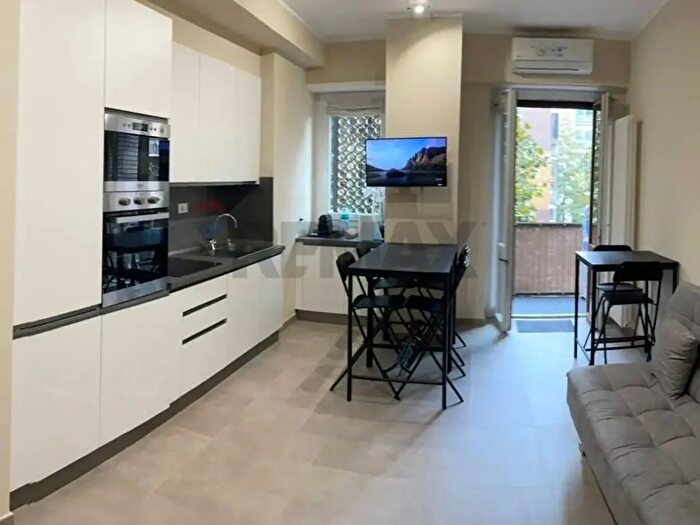 Appartamento monolocale in affitto in Via Azzo Carbonera, Milano