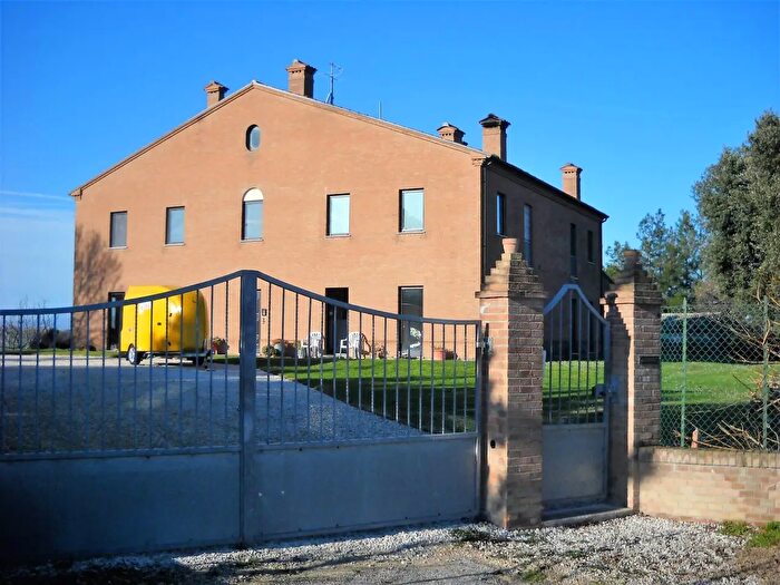Casa con 12 locali in vendita in Senigallia