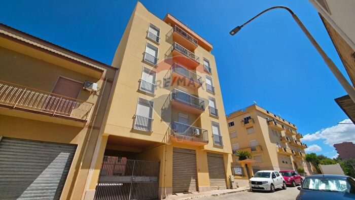 Appartamento con 5 locali in vendita in Via Messico, Erice