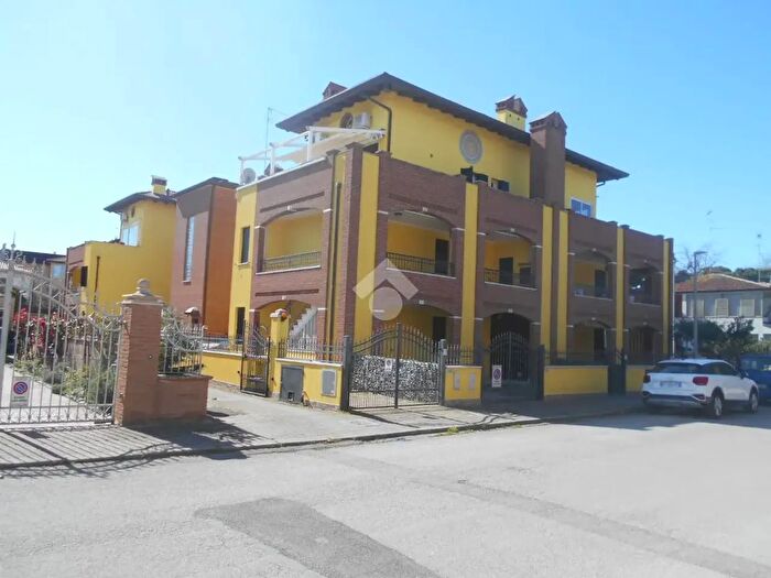 Appartamento con 6 locali in vendita in Via Nizza, Comacchio