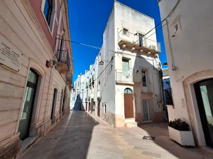 Appartamento con 6 locali in vendita in Via Spirito Santo, Noci