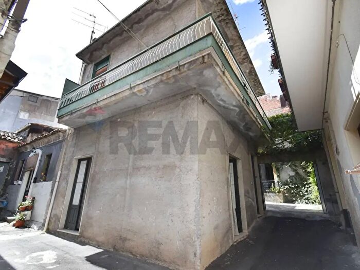 Casa con 5 locali in vendita in Vico Felice, Paterno