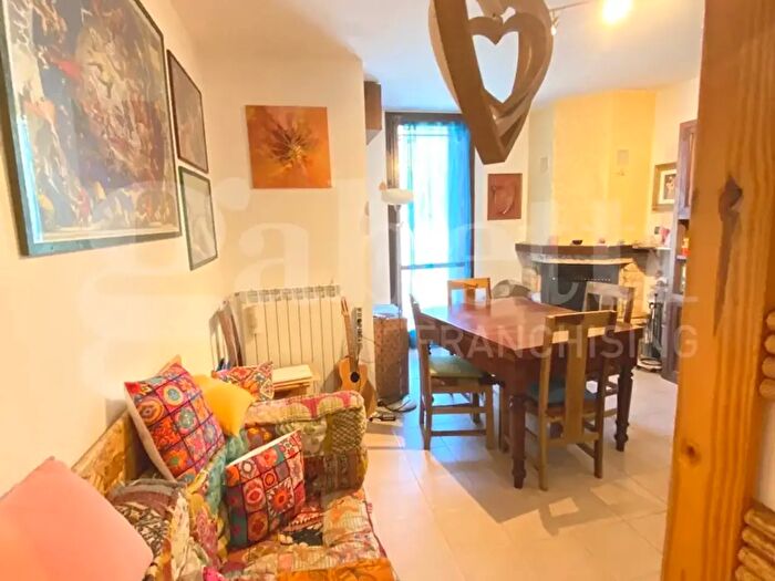 Appartamento con 7 locali in vendita in Siena