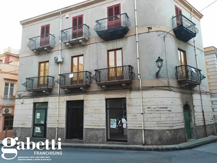 Appartamento con 5 locali in vendita in Via Umberto I°, Gioiosa Marea