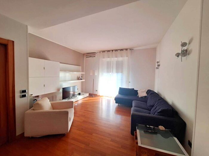 Appartamento quadrilocale in affitto in Via Novembre, Saione, Arezzo