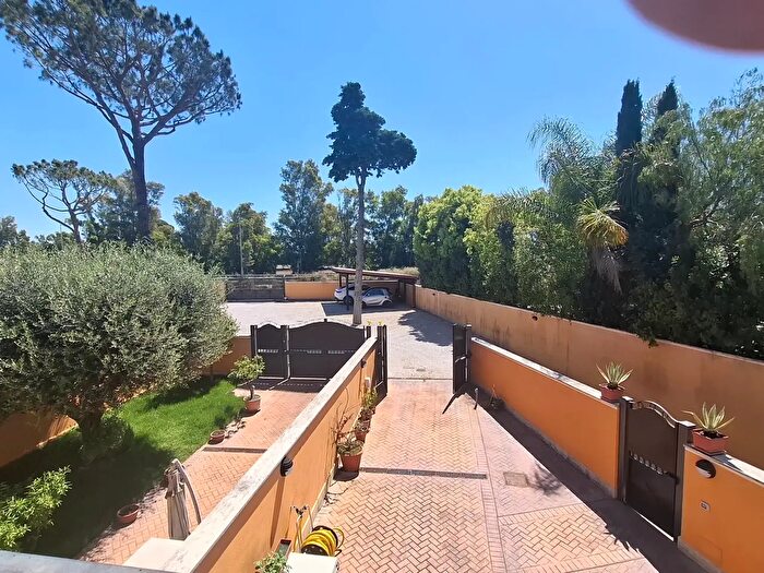 Casa quadrilocale in vendita in Via Emiliano Sarti, Roma