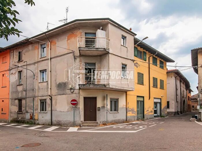 Casa quadrilocale in vendita in Limido Comasco
