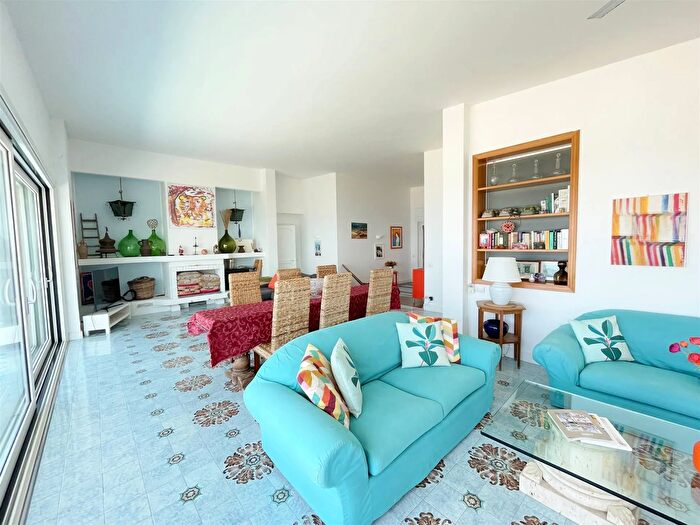 Casa con 9 locali in vendita in Baia del Riccio Sn Augusta, Augusta