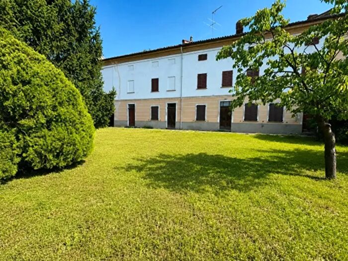 Casa con 6 locali in vendita in Via Roma, Pietra Marazzi