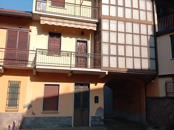 Case in Vendita e in Affitto - 2