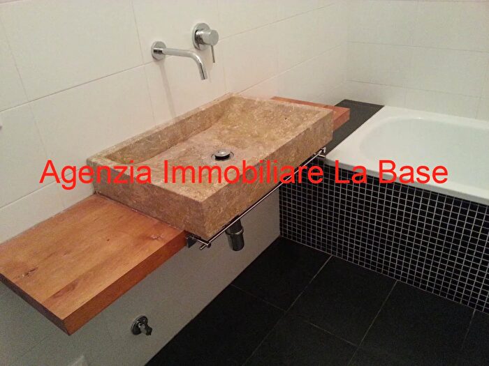 Appartamento quadrilocale in vendita in Via Pr Umberto, Este