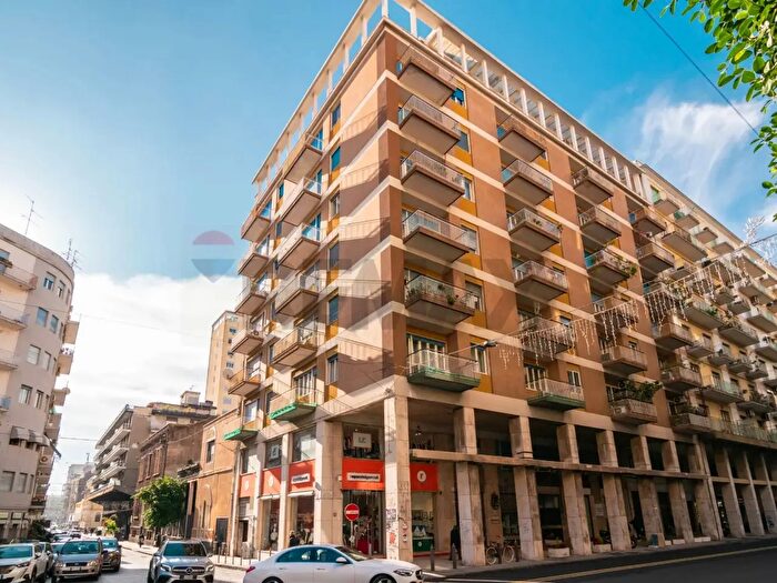 Appartamento con 7 locali in affitto in Via Gabriele d'Annunzio, Catania