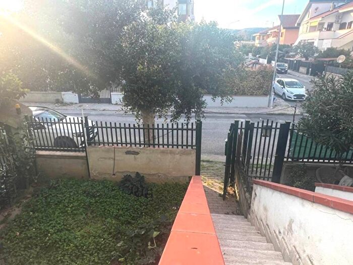 Appartamento trilocale in affitto in Squillace Lido, Squillace