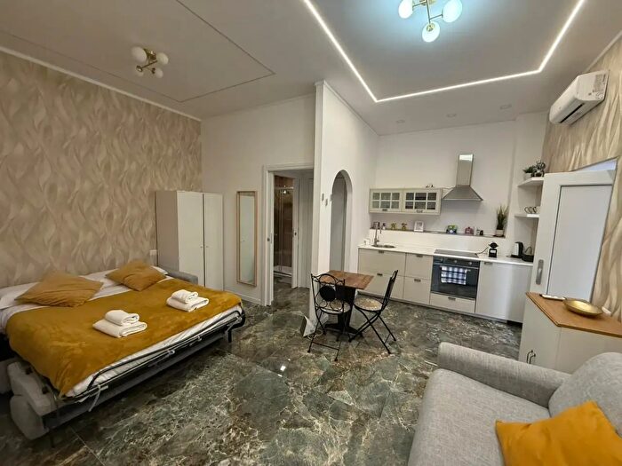 Appartamento bilocale in vendita in Via Carlo Cattaneo, Roma