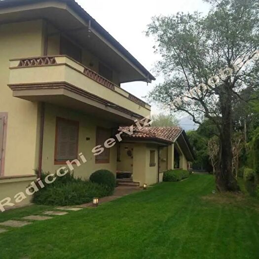 Casa con 7 locali in affitto in Via Ammiraglio Morin a, Forte Dei Marmi